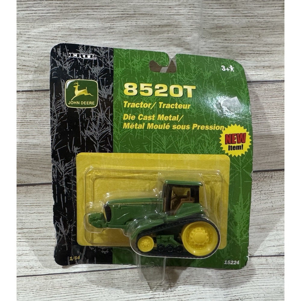 2002 ERTL John Deere 8520T Die Cast Metal Tractor 1/64 Scale w/pkg